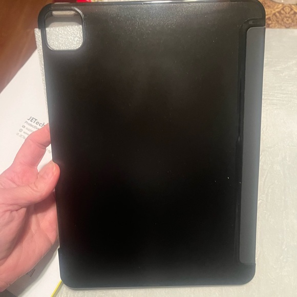NWT IPad Pro 11 Cover Black new in the box. - Picture 5 of 7